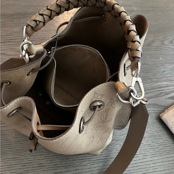 Authentic Louis Vuitton Purse - Picture 2 of 7